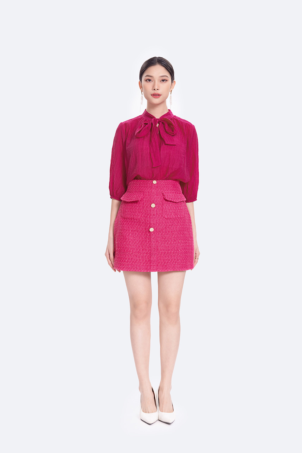 Chân váy tweed dáng ngắn phối nút