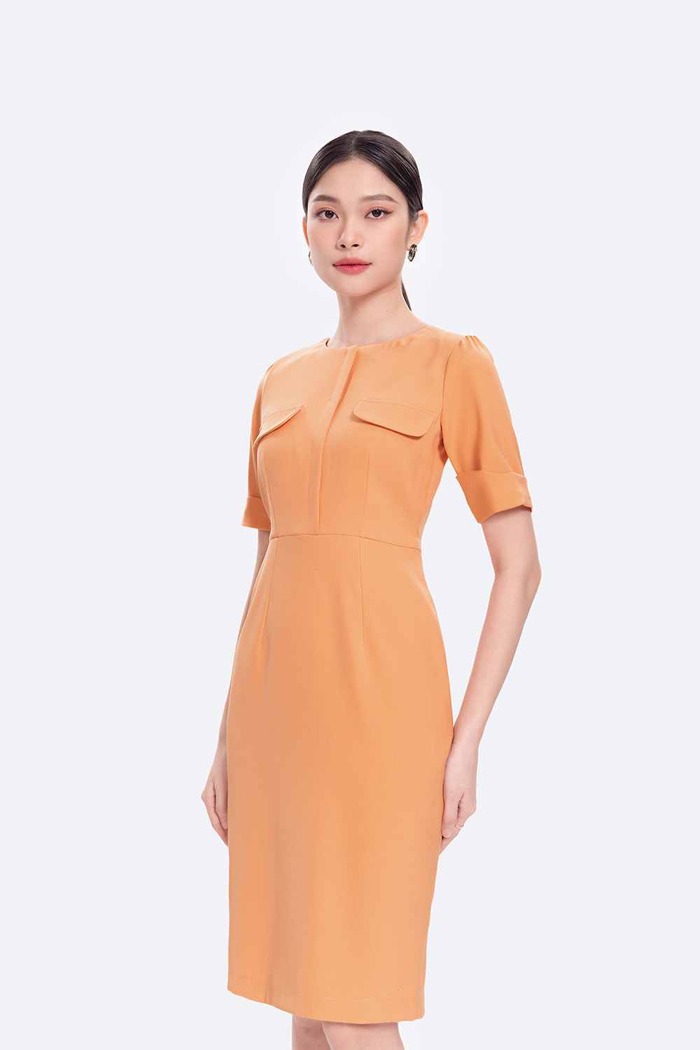 Đầm công sở dáng ôm phối túi giả