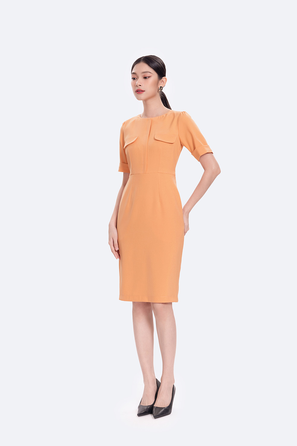 Đầm công sở dáng ôm phối túi giả