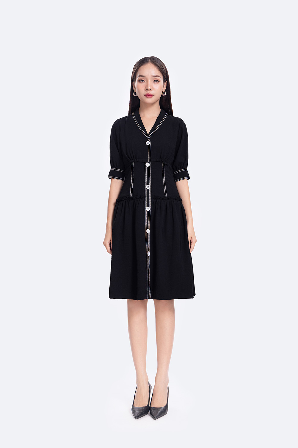 Đầm xòe đen công sở nhấn eo viền trắng