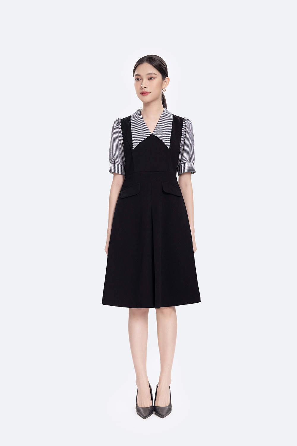 Đầm đen phối kẻ sọc dáng chữ A