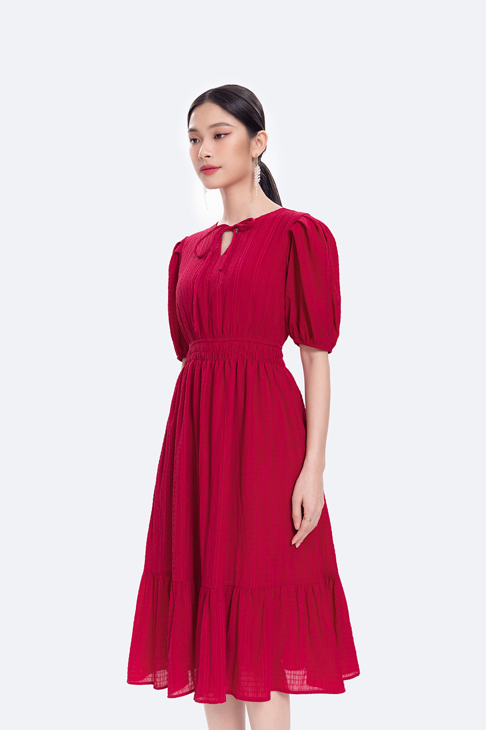 Đầm midi đuôi cá dáng xòe tay phồng