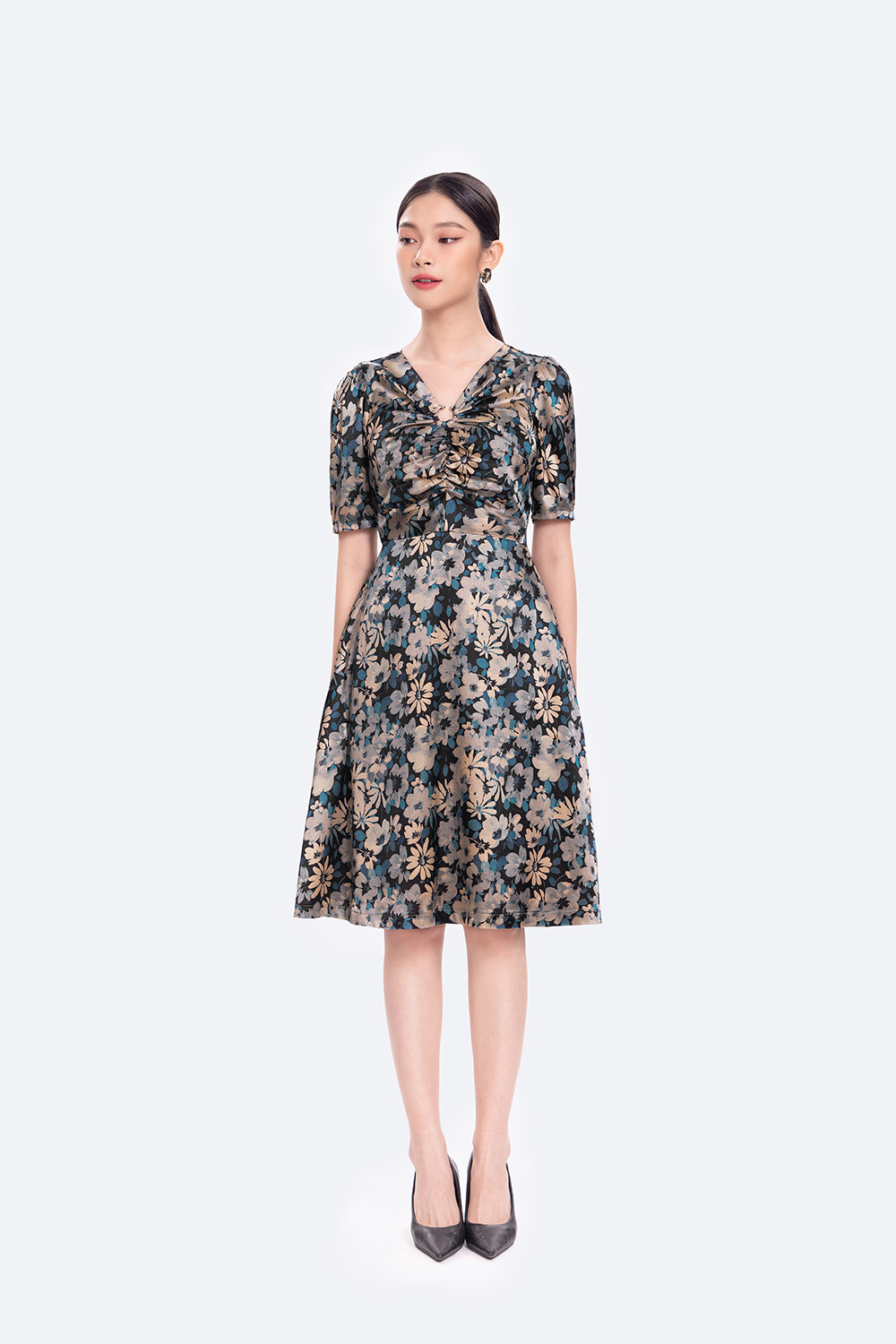 Đầm xòe hoa cổ V nhún ngực