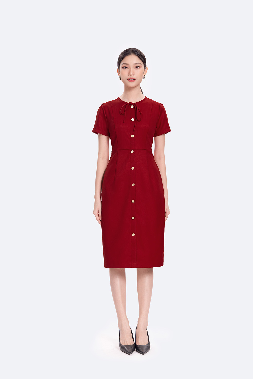 Đầm đỏ dáng ôm phối nút
