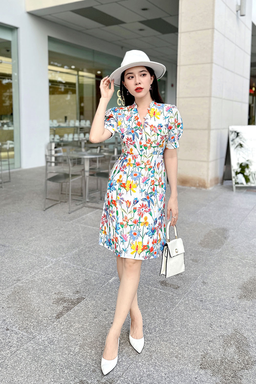 Đầm hoa chữ A cổ V tay phồng