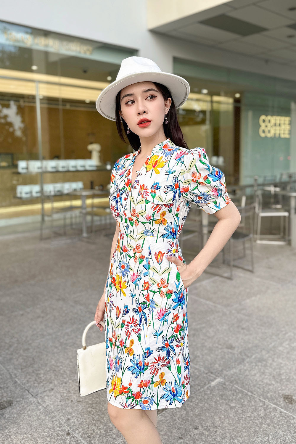 Đầm hoa chữ A cổ V tay phồng