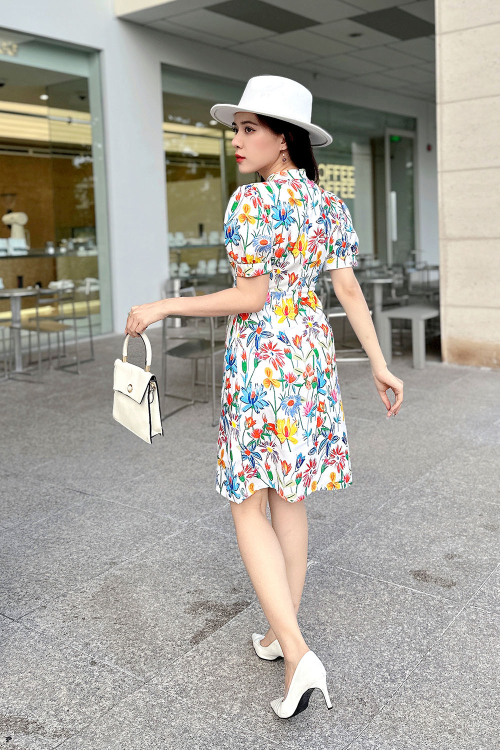 Đầm hoa chữ A cổ V tay phồng