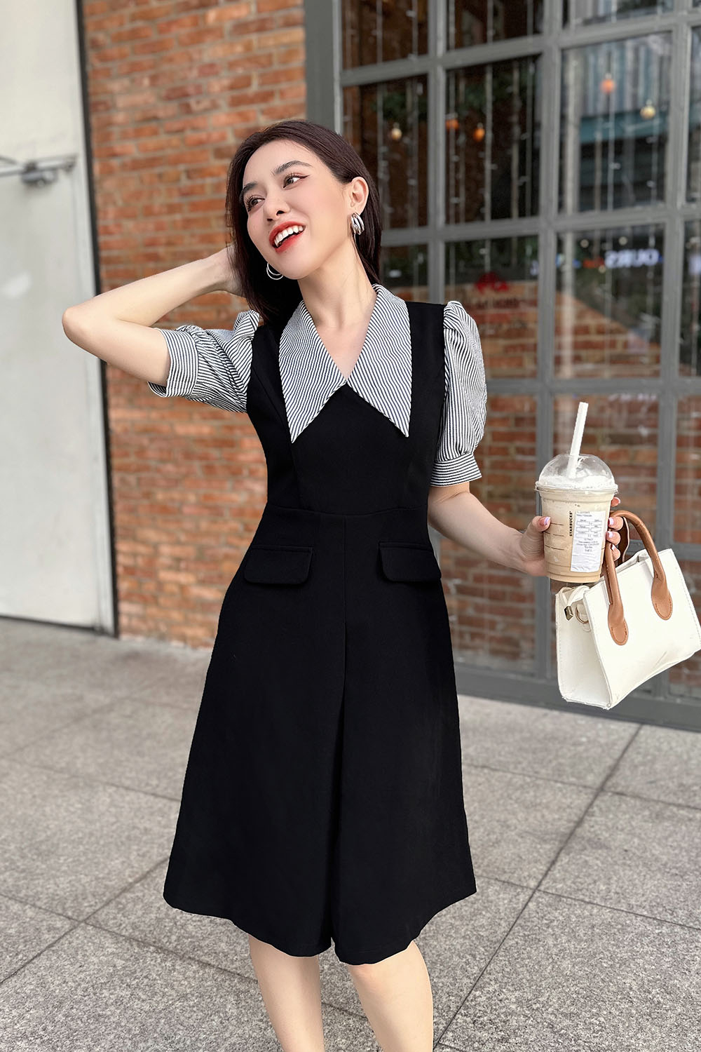 Đầm đen phối kẻ sọc dáng chữ A
