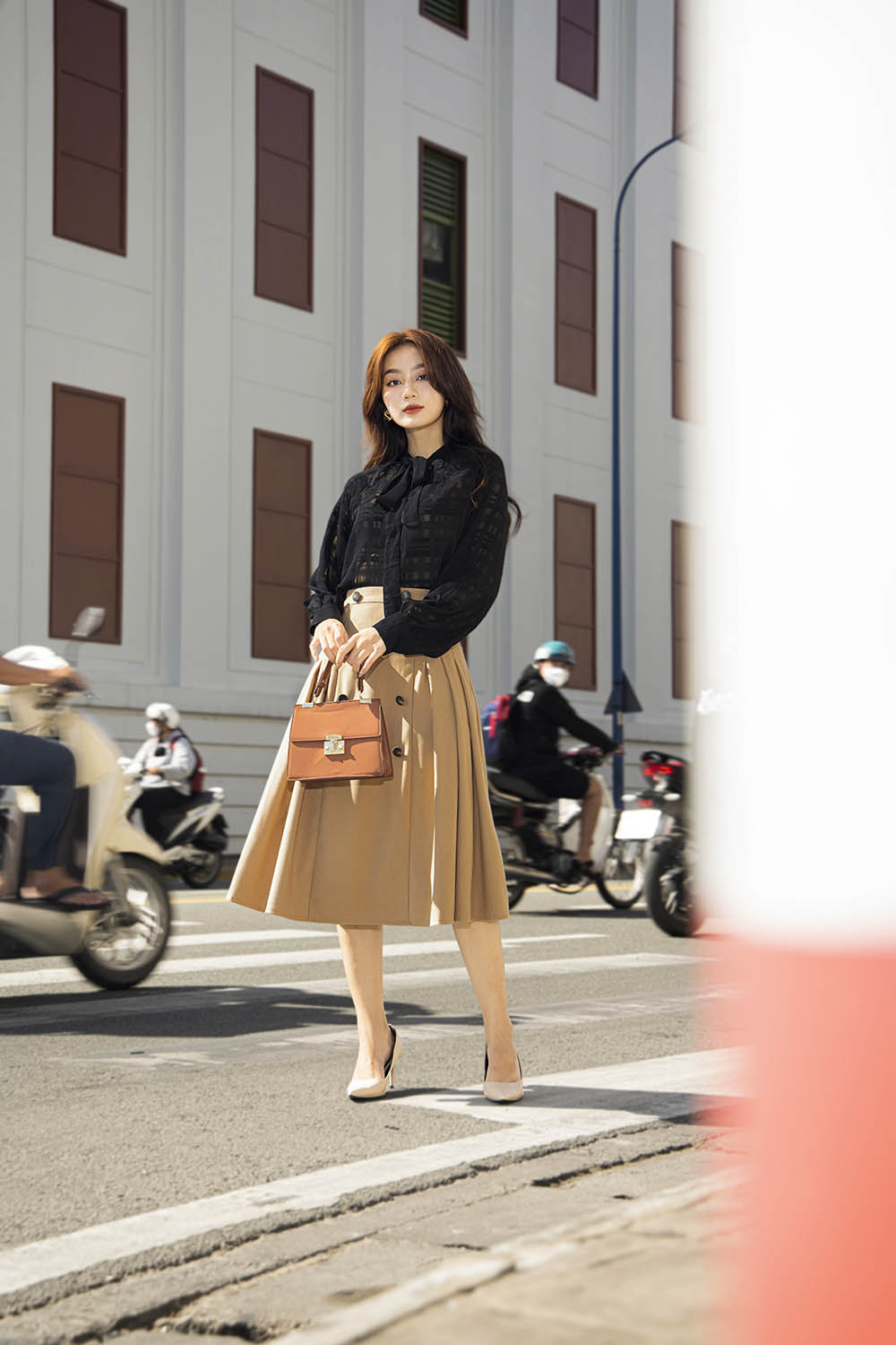 Áo sơ mi đen công sở cổ phối nơ