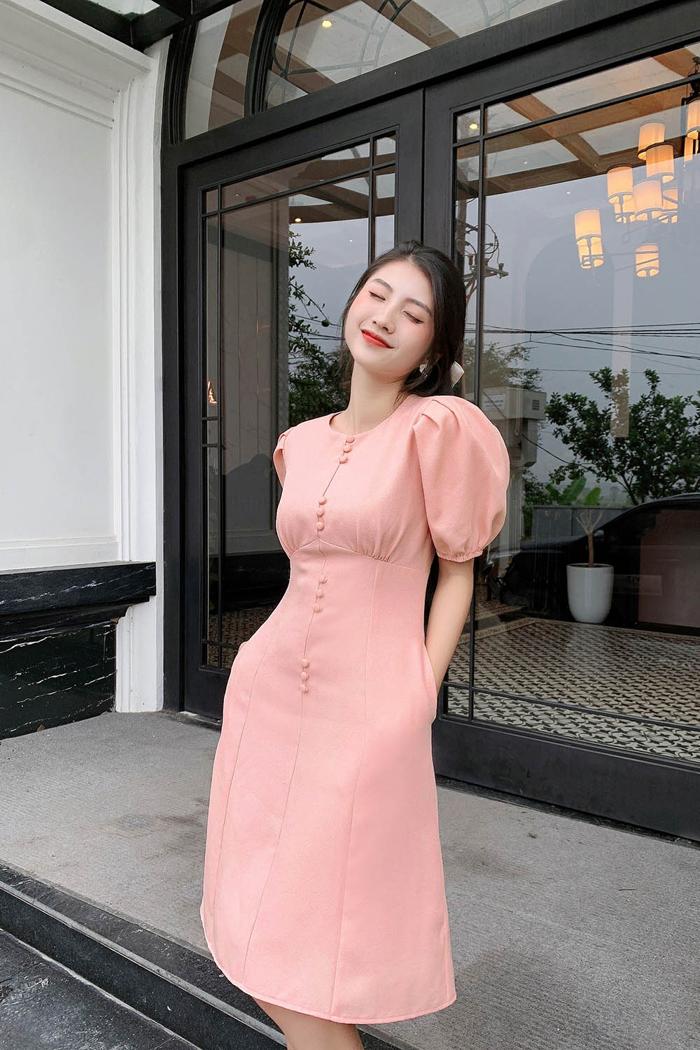 Đầm xòe công sở nhấn eo cao phối nút