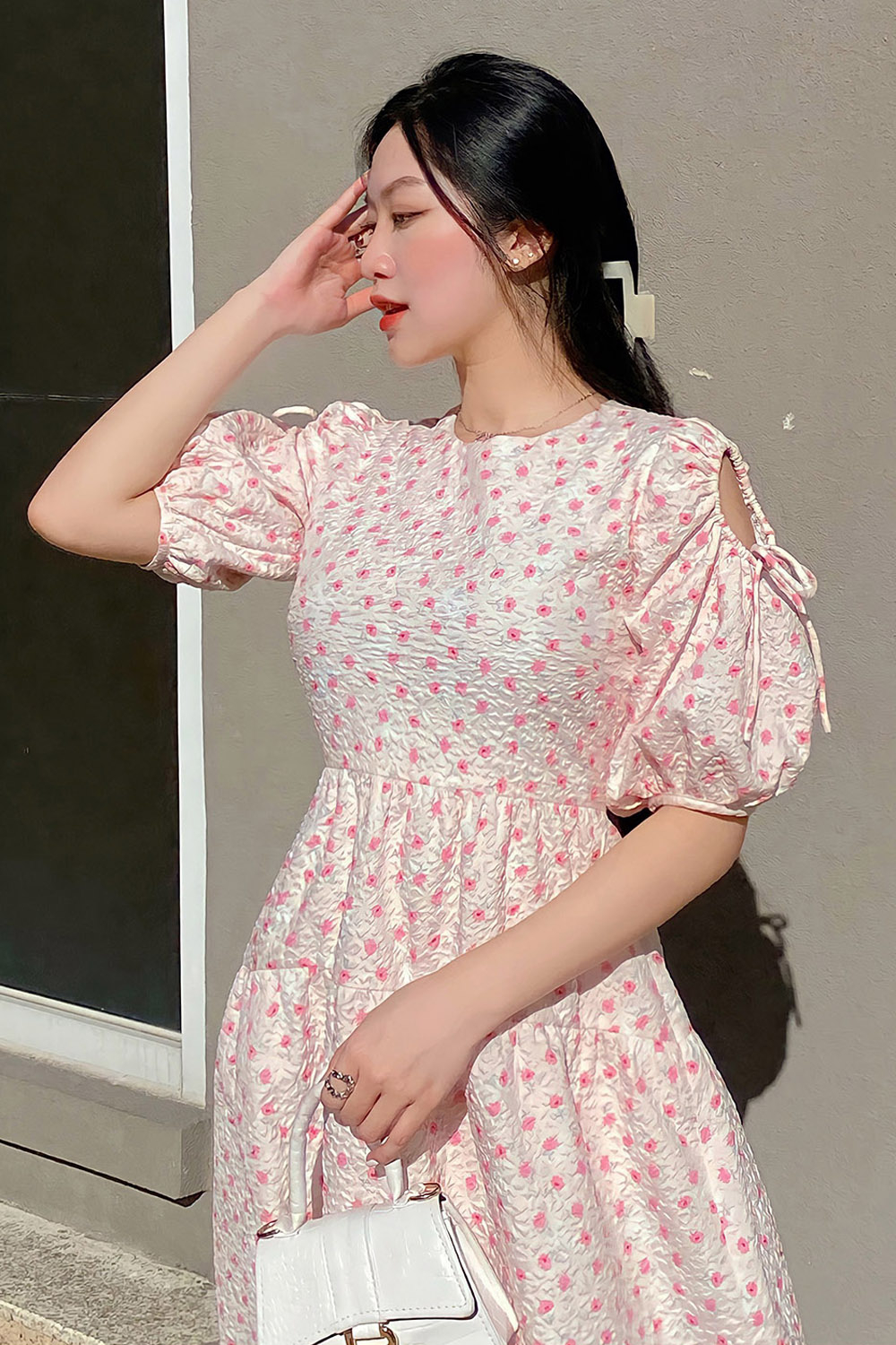 Đầm xòe hoa nhí dáng dài tay cut-out