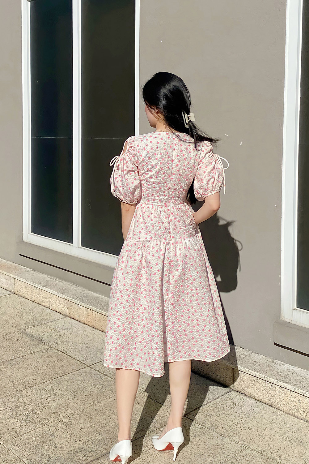 Đầm xòe hoa nhí dáng dài tay cut-out