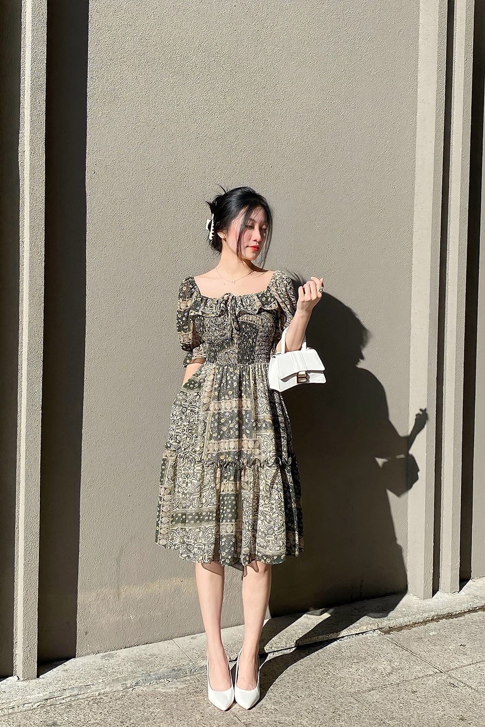 Đầm họa tiết dáng xòe đuôi cá viền bèo