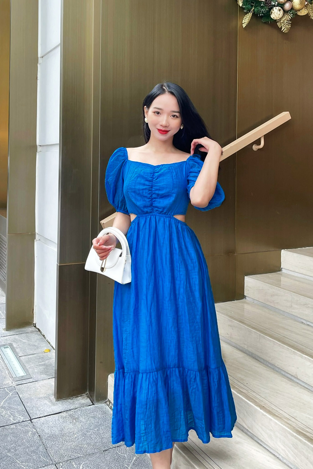 Đầm midi dáng xòe tay lỡ cut-out eo