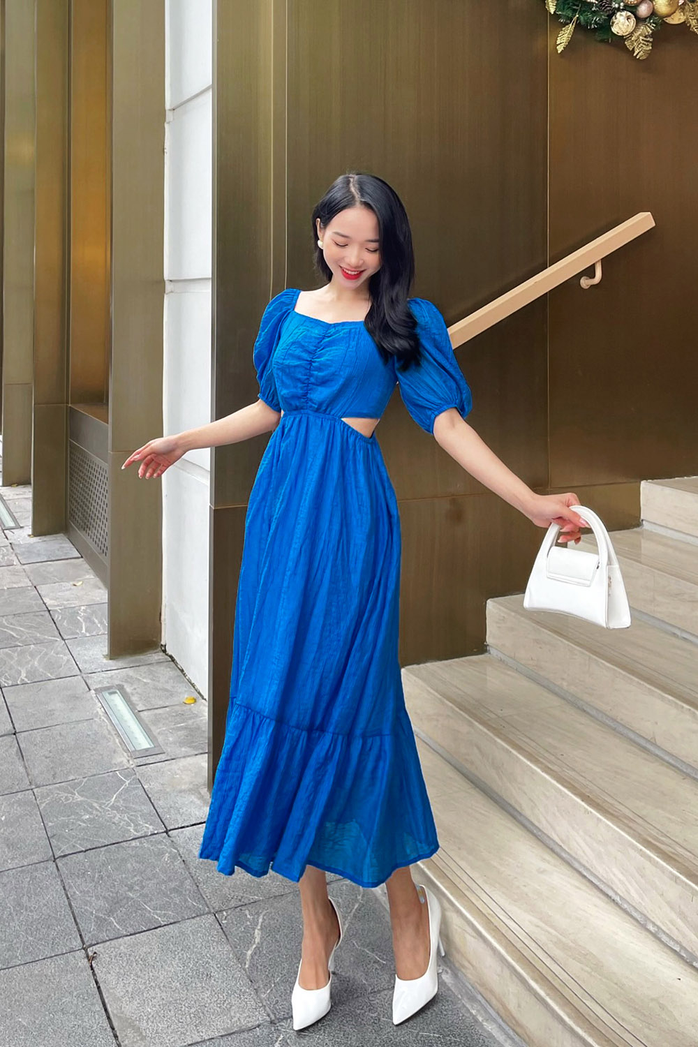 Đầm midi dáng xòe tay lỡ cut-out eo