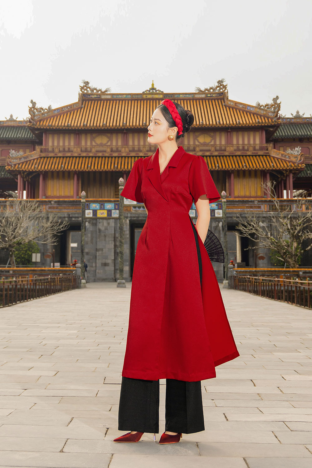 Áo dài tết màu đỏ cổ đan tông tà xẻ