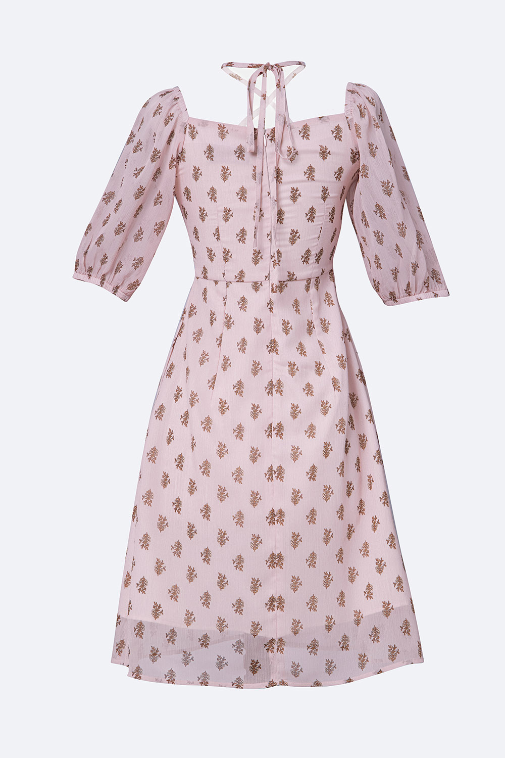 Đầm chữ A họa tiết nhấn ngực phối nơ