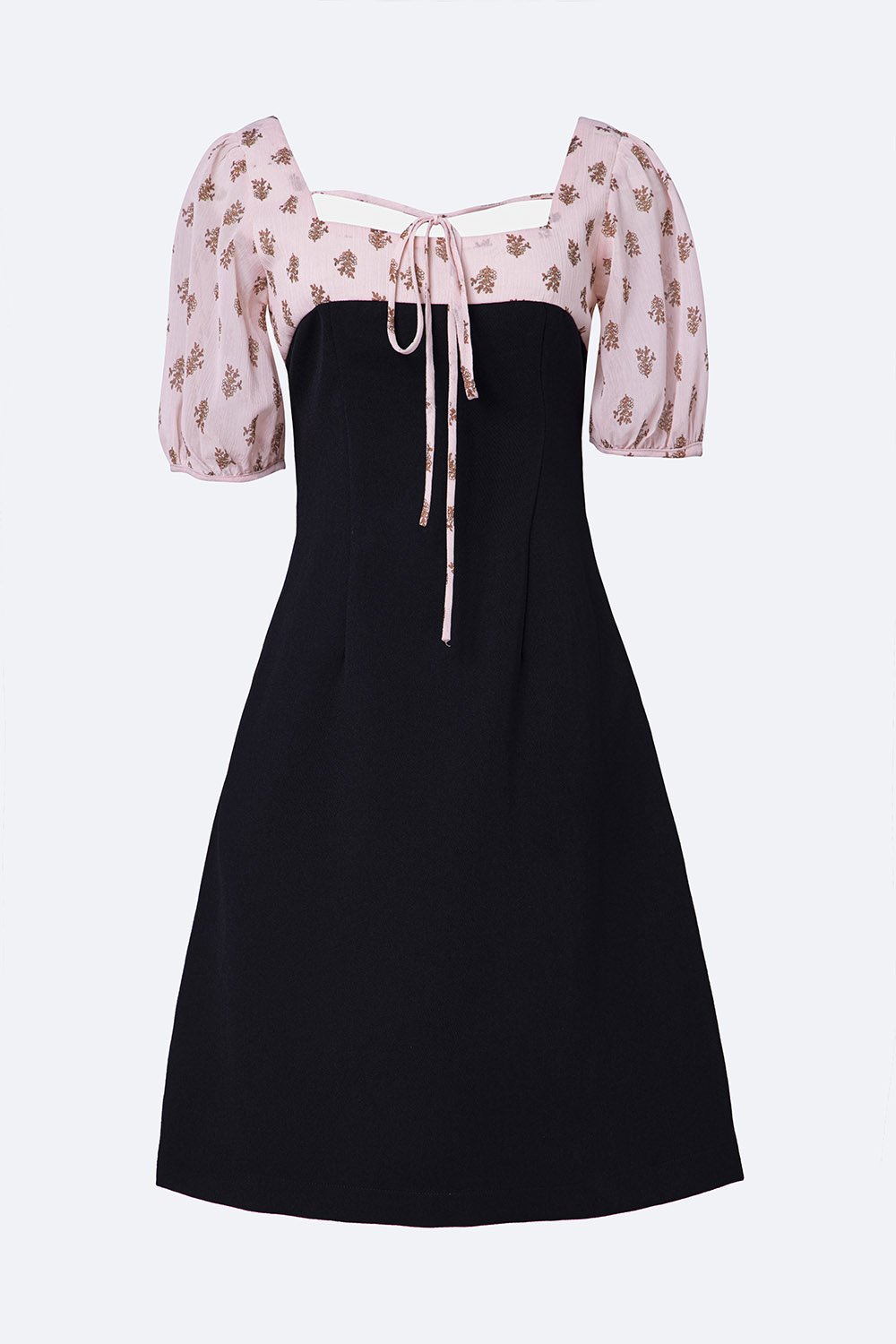 Đầm chữ A màu đen phối họa tiết