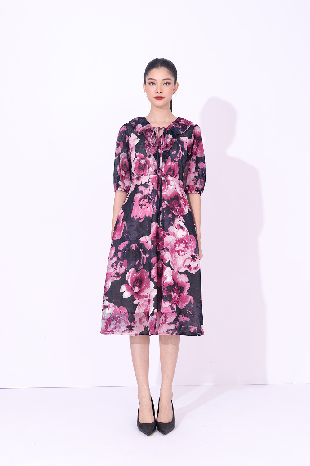 Đầm xòe midi họa tiết hoa tay lửng