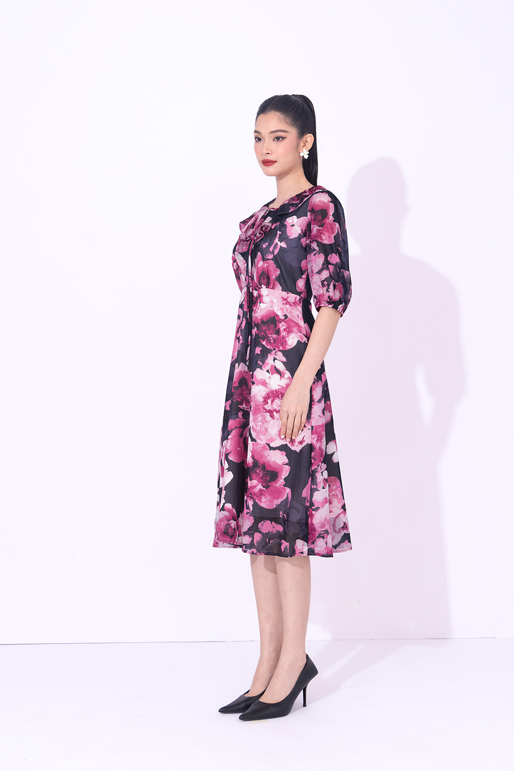 Đầm xòe midi họa tiết hoa tay lửng