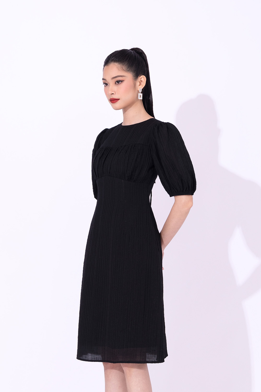 Đầm đen công sở tay lỡ dáng chữ A