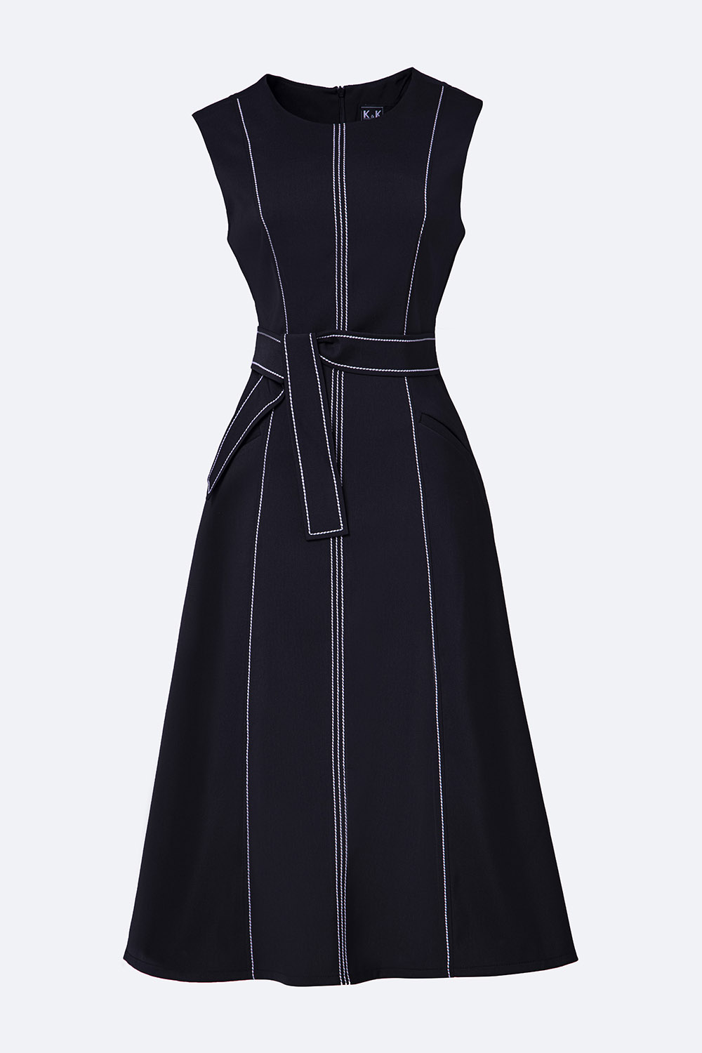 Đầm đen dự tiệc sát nách nhấn eo