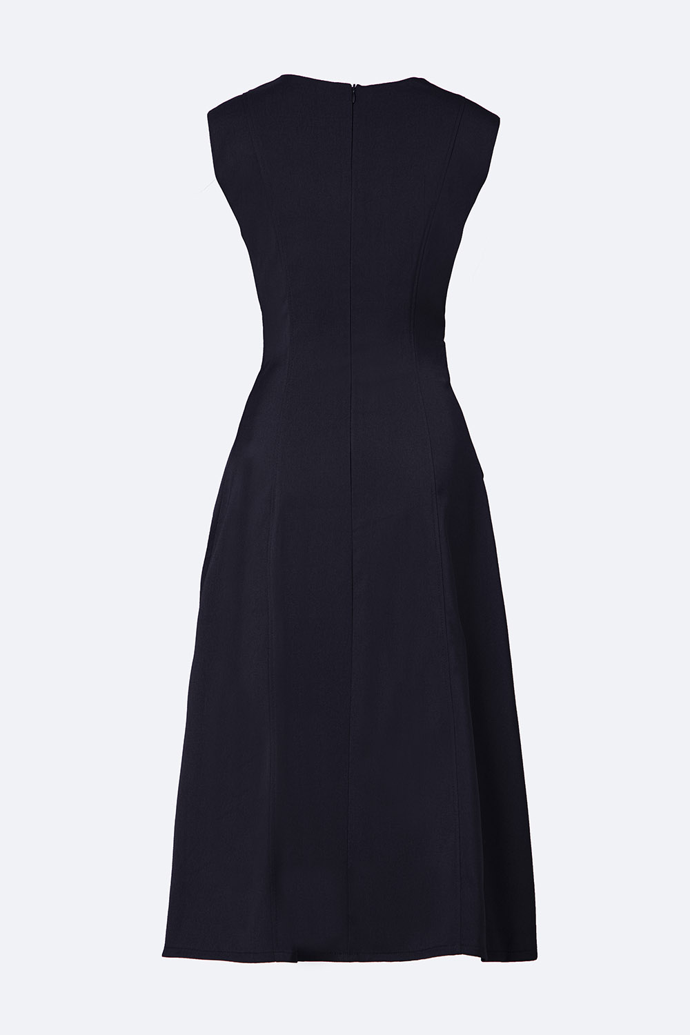 Đầm đen dự tiệc sát nách nhấn eo