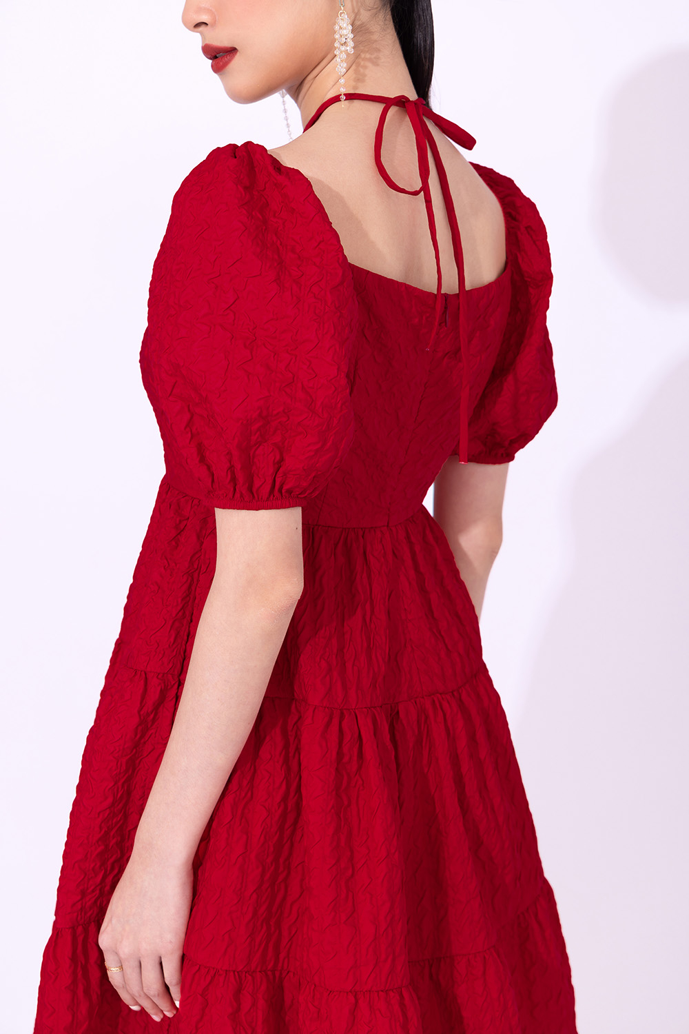 Đầm xòe đỏ dự tiệc tay phồng cổ chéo dây