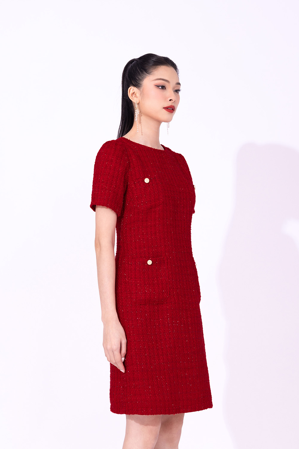 Đầm đỏ dáng suông vải tweed sang trọng