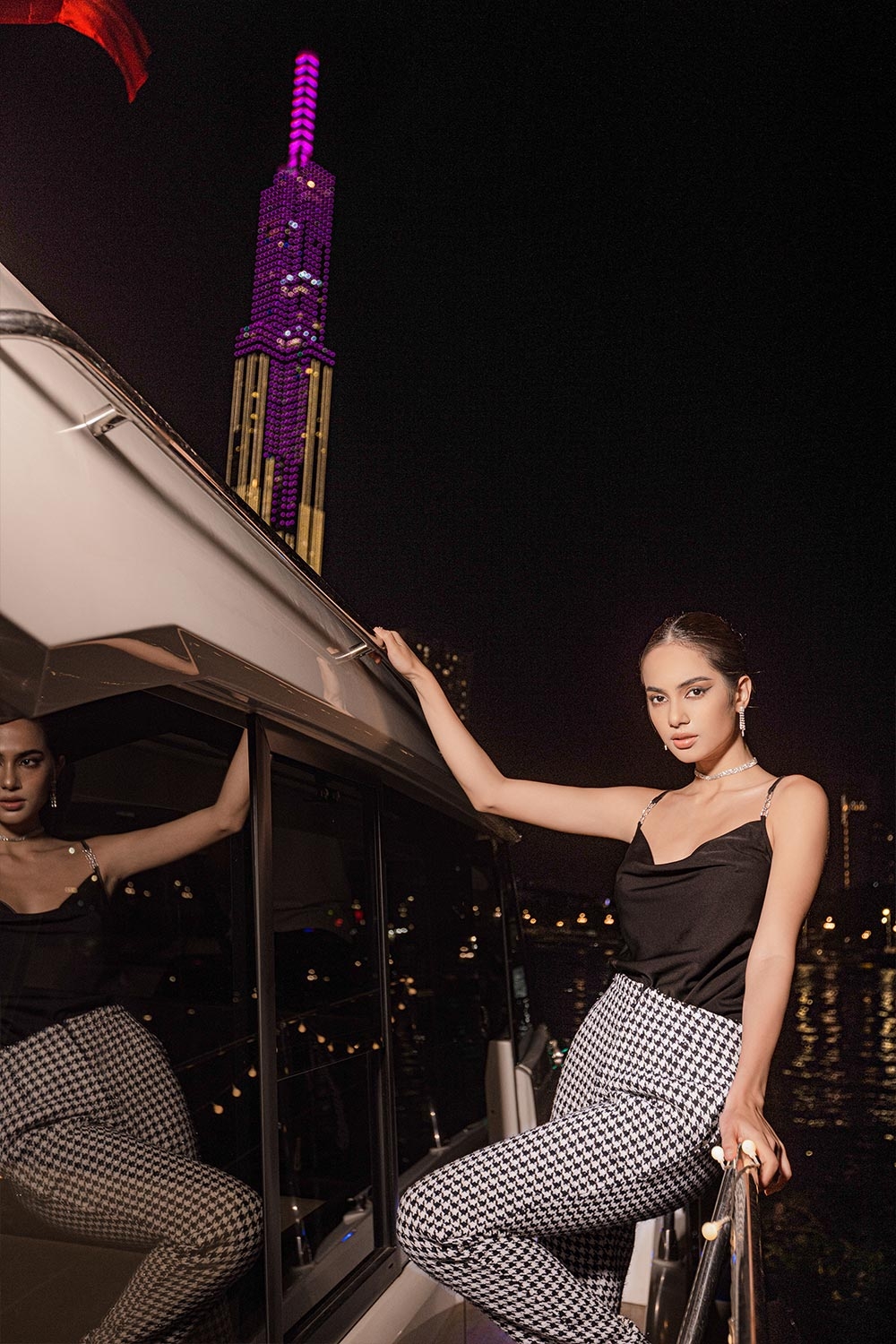 Áo lụa 2 dây màu đen