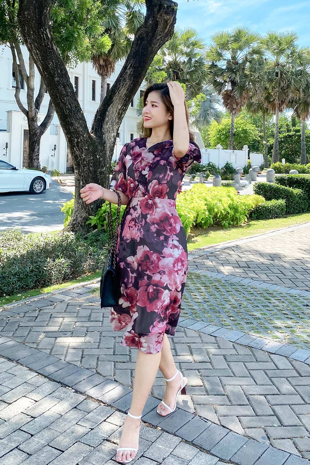 Đầm xòe midi họa tiết hoa tay lửng