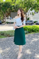 Chân váy chữ A xòe nhẹ màu xanh