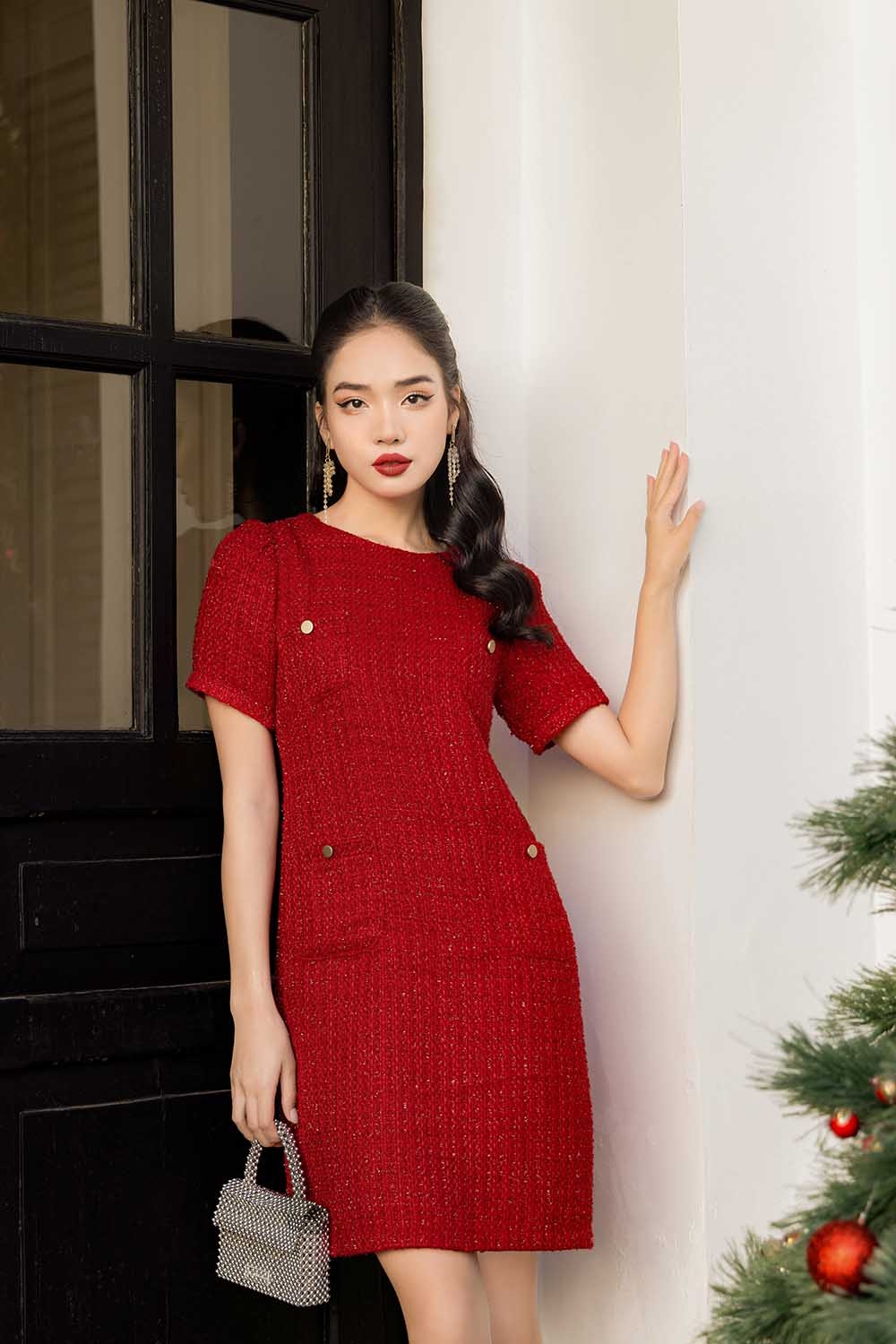 Đầm đỏ dáng suông vải tweed sang trọng