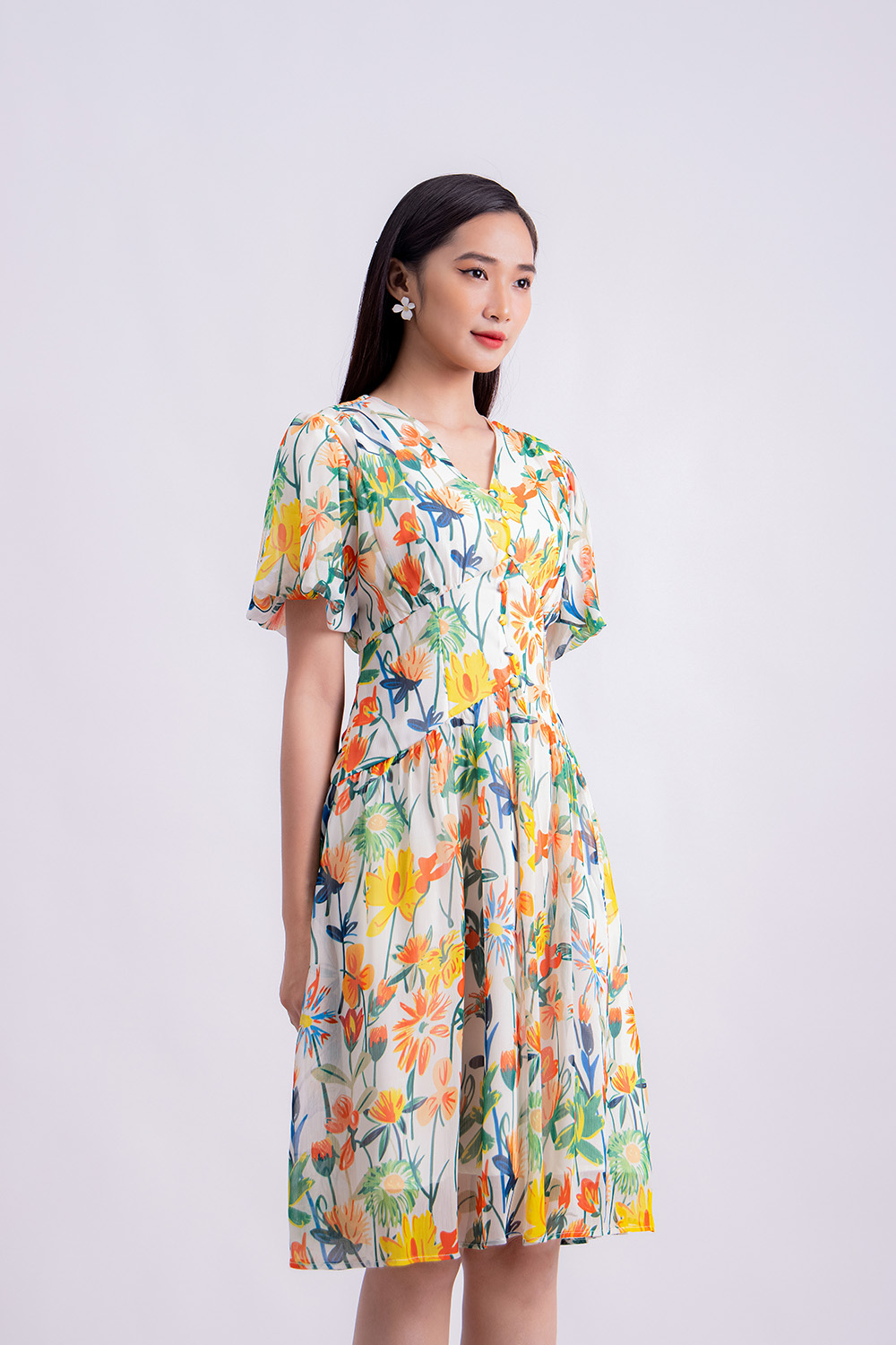 Đầm hoa dáng xòe cổ V tay phồng