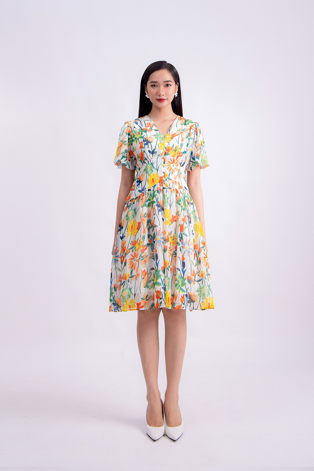 Đầm hoa dáng xòe cổ V tay phồng