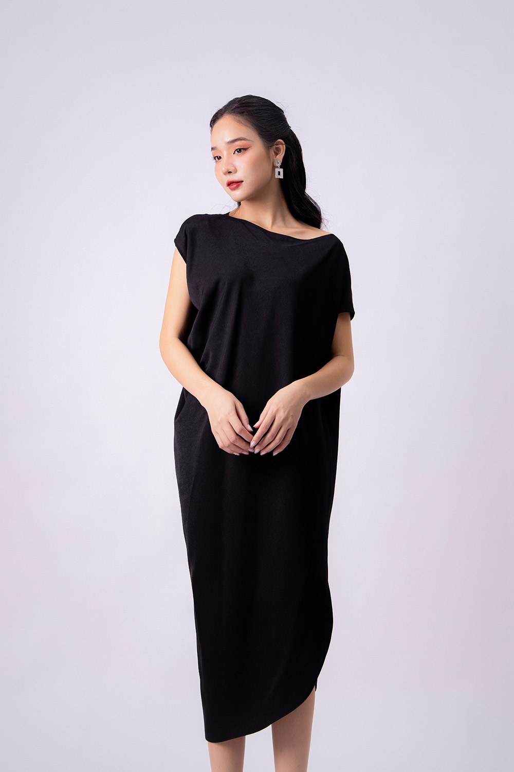 Váy lụa satin hai dây cổ đổ siêu sexy 4 màu đen, xanh rêu, nude, vàng đỏ |  Shopee Việt Nam