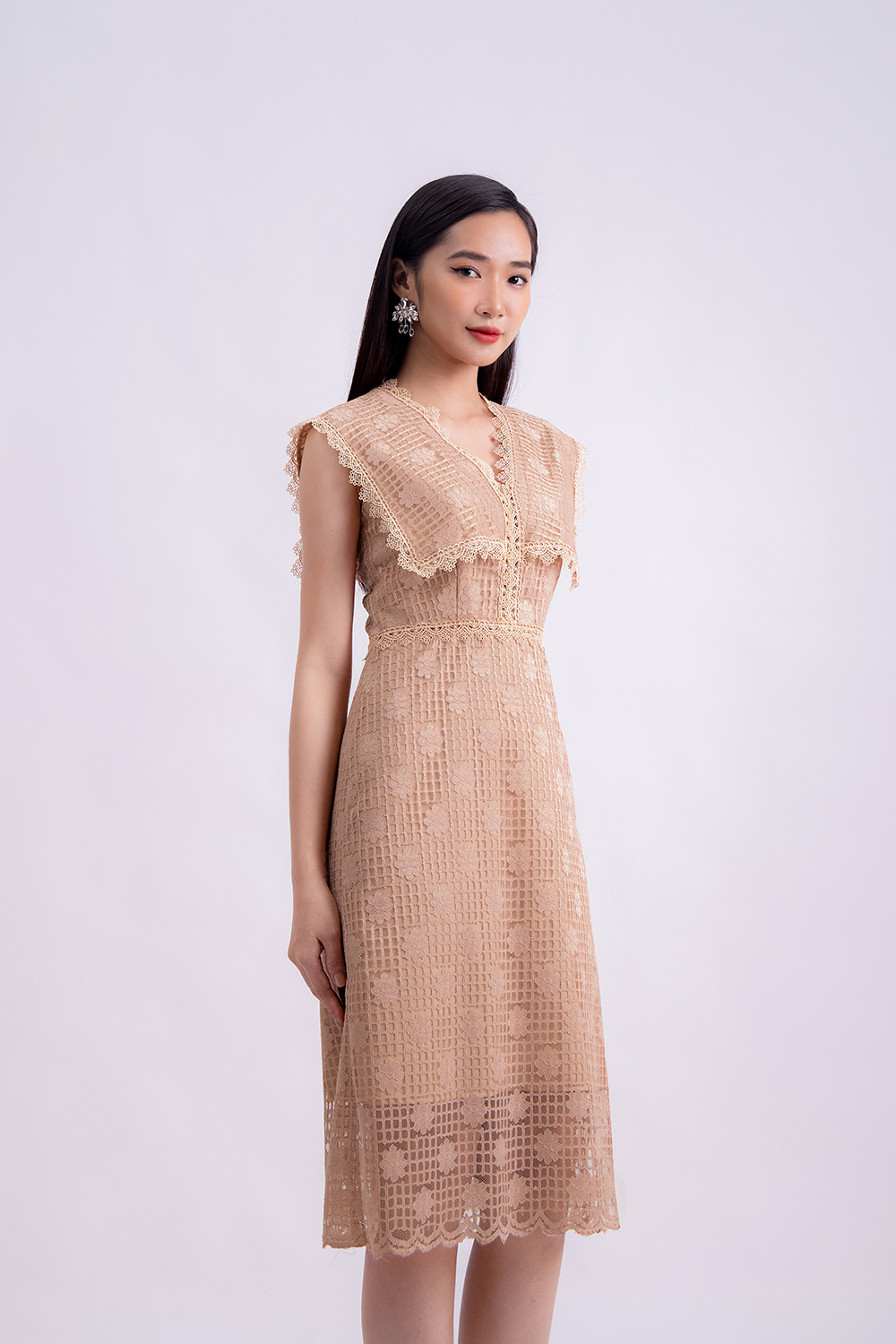 V1.606] Váy Maxi Cổ Yếm Ren Hoa Nổi Hàng Lớp Siêu Xinh, Đầm Nữ Cổ Yếm Dáng  Suông | Shopee Việt Nam