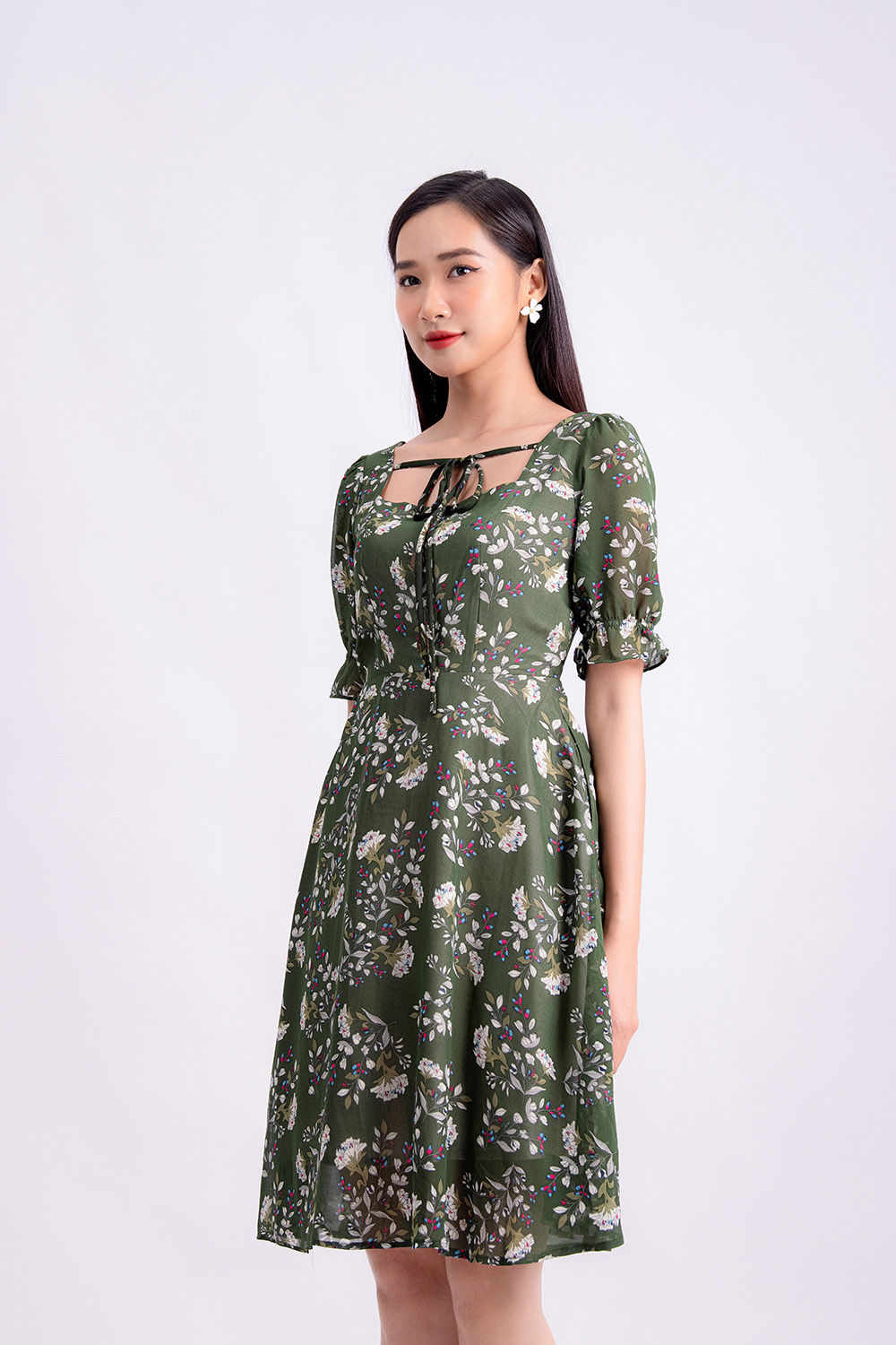 Đầm hoa dáng xòe cổ vuông phối nơ