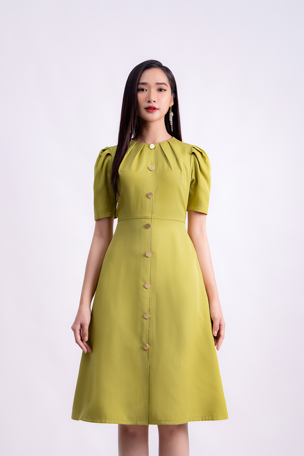 Đầm chữ A phối nút tay phồng