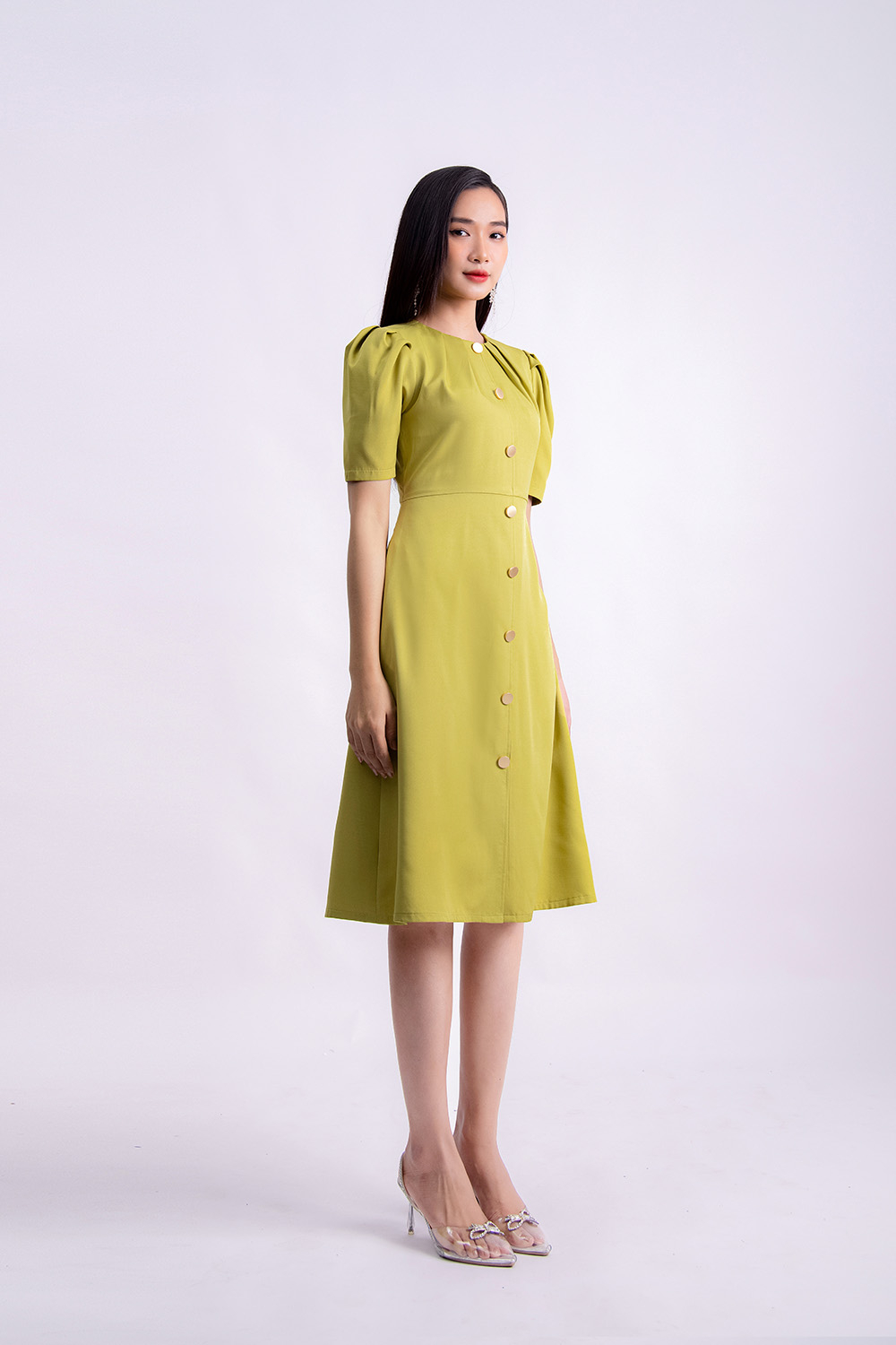 Đầm chữ A phối nút tay phồng