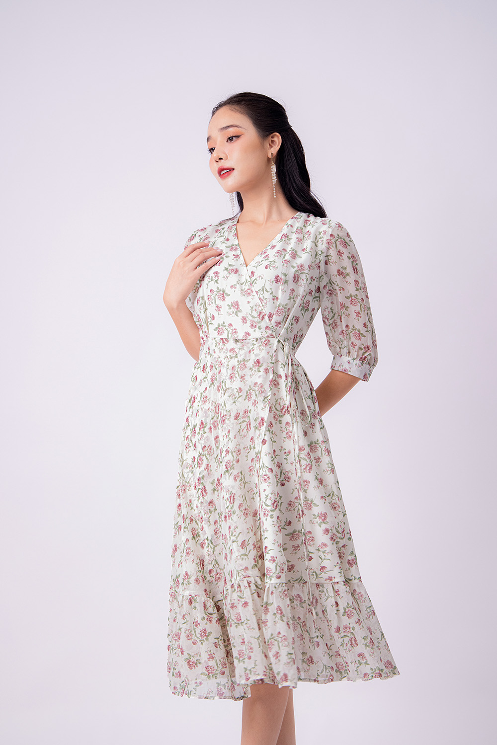 Đầm midi hoa đuôi cá cổ V tay lỡ