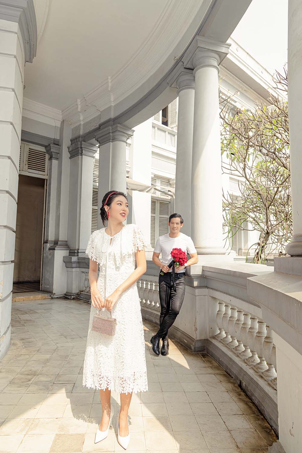 Đầm ren trắng dự tiệc dáng dài qua gối KK140-06