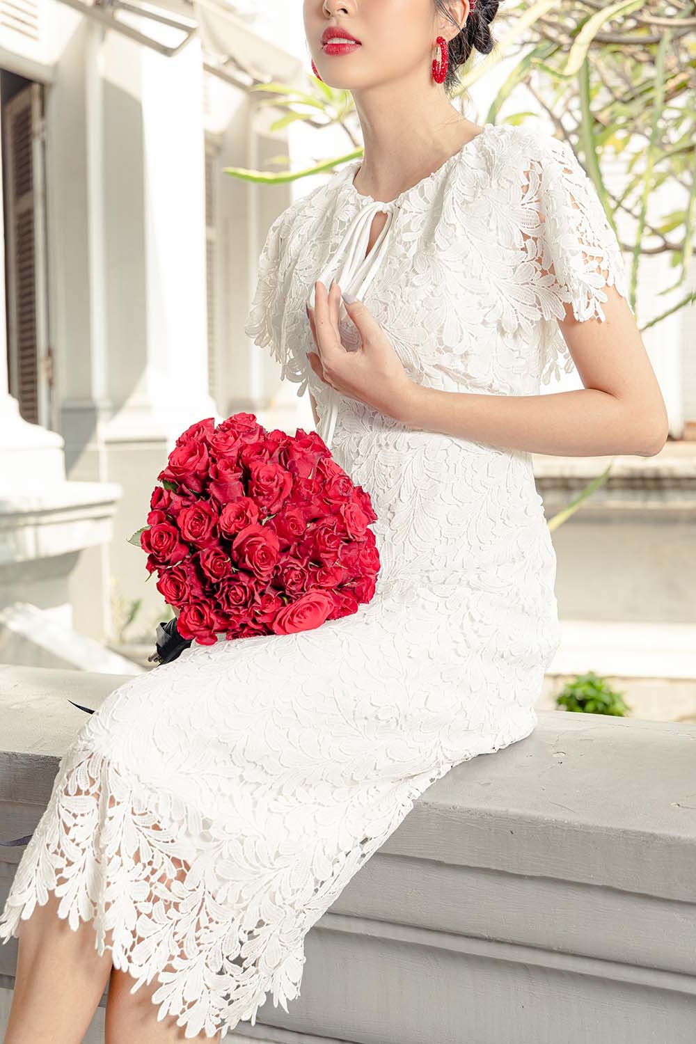 Đầm ren trắng dự tiệc dáng dài qua gối KK140-06