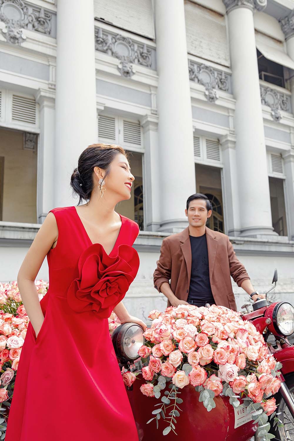 Đầm đỏ dự tiệc đính hoa to sang trọng HL23-17