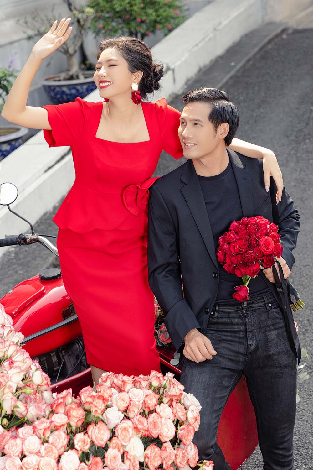 Đầm ôm body peplum đính hoa eo KK130-36