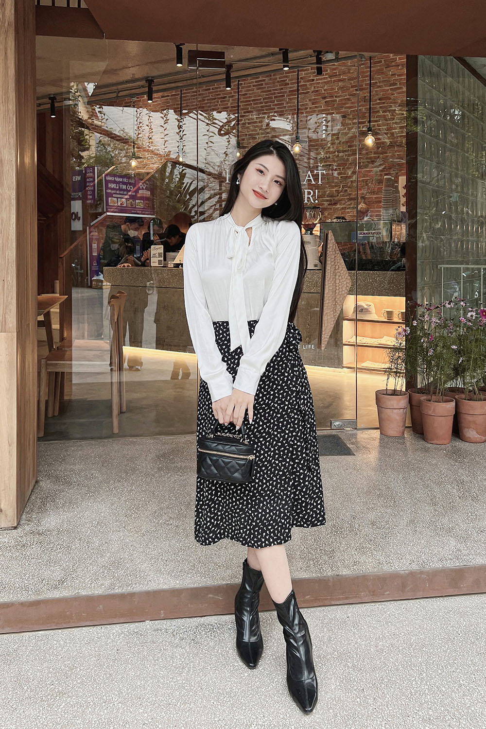 Áo sơ mi công sở trắng phối nơ