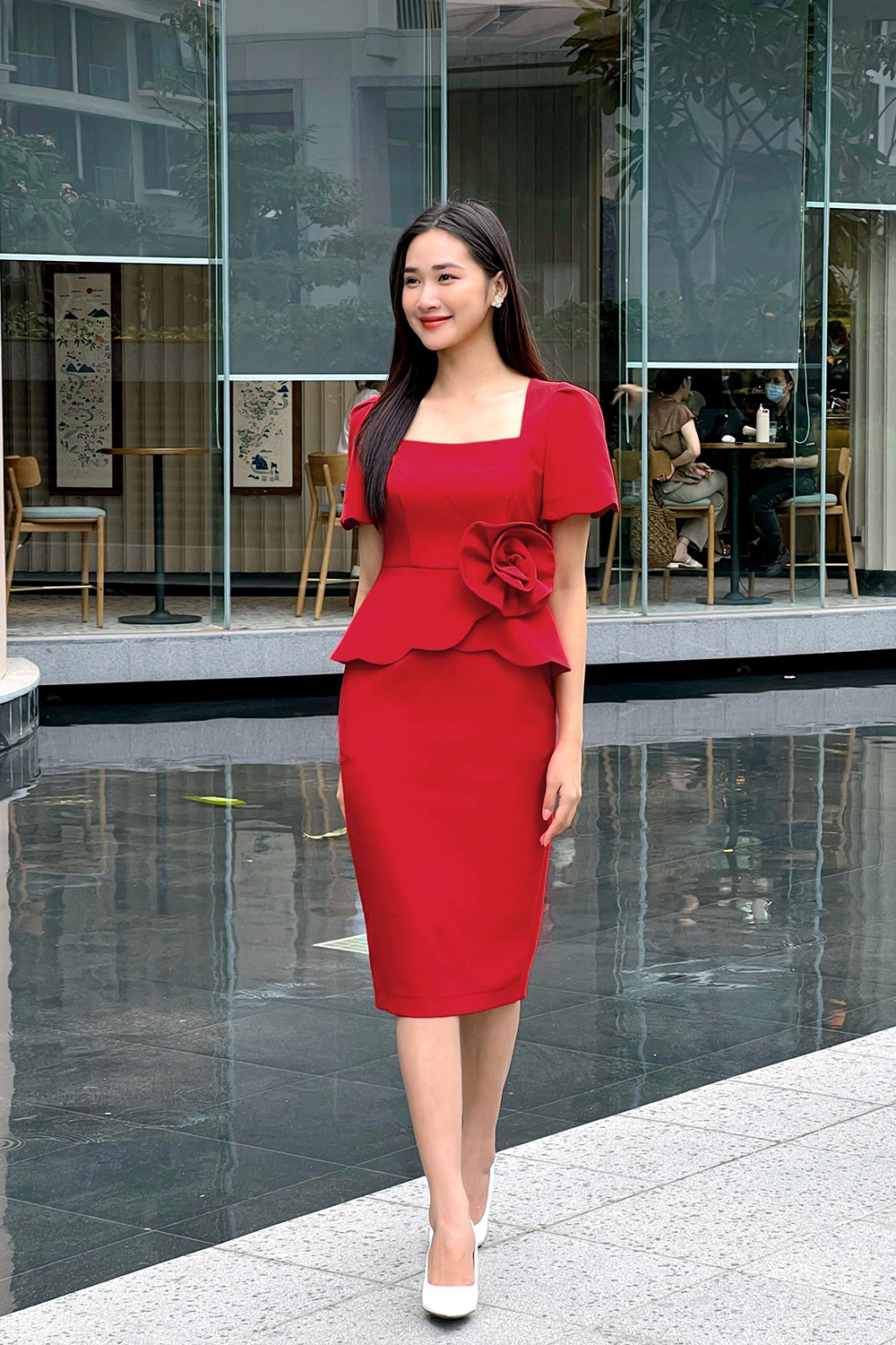 Đầm ôm body peplum đính hoa eo