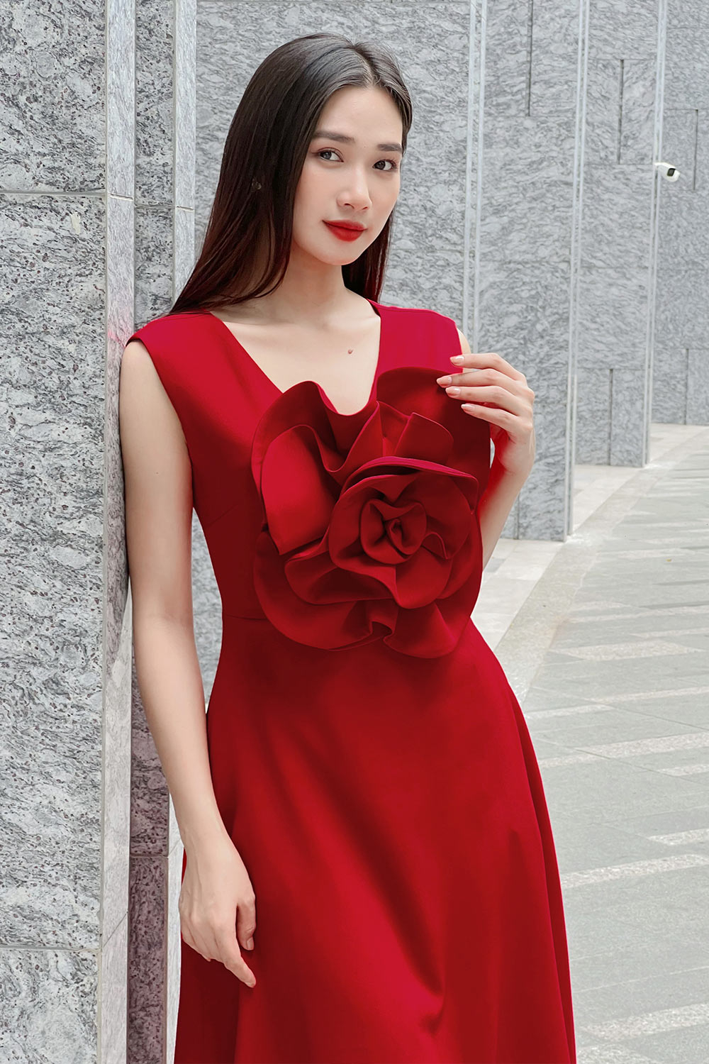Đầm dạ hội đỏ mẫu 5 - Cho thuê đầm PG, lễ tân, trang phục sự kiện - She  Loves