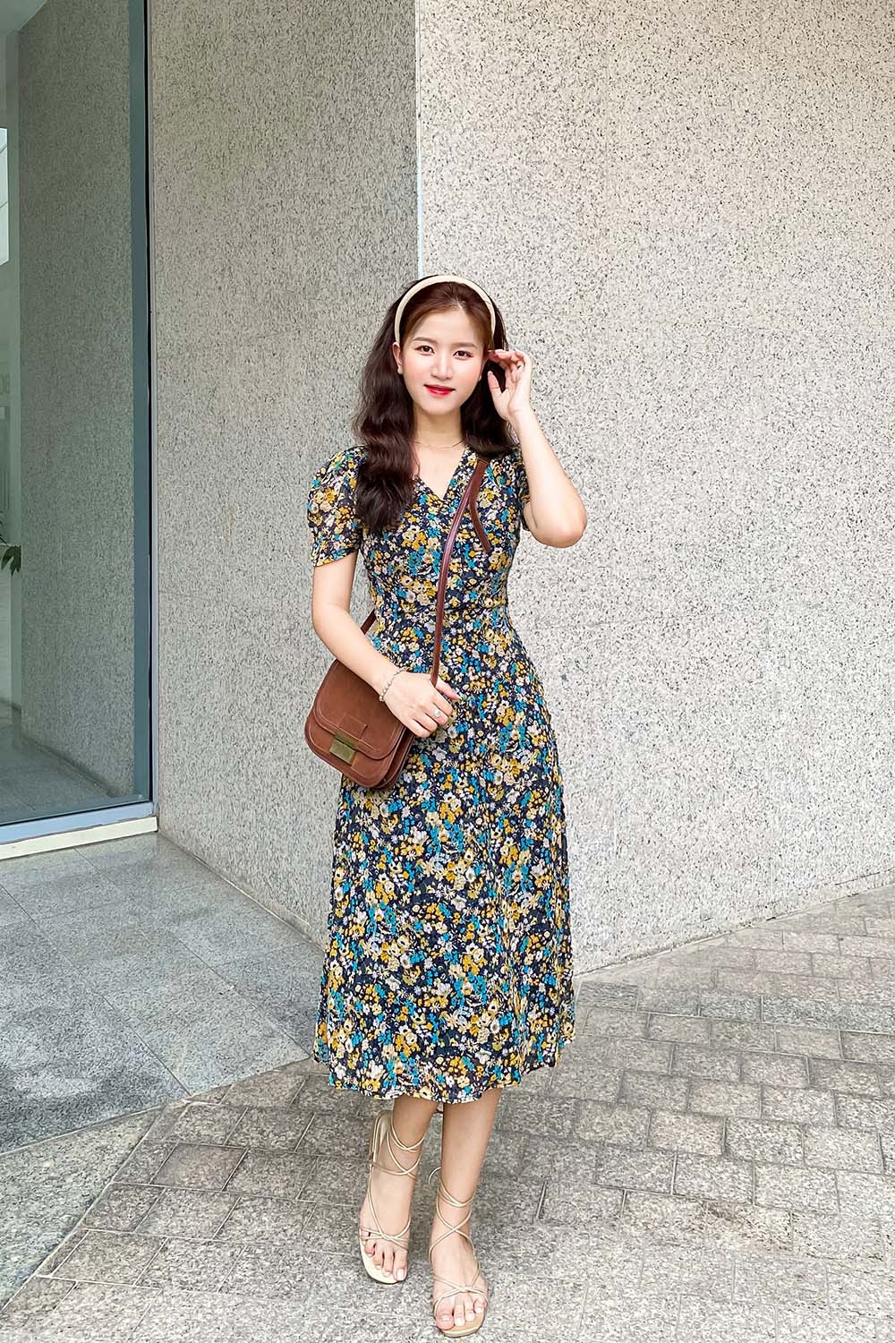 Đầm hoa dáng chữ A cổ V tay ngắn