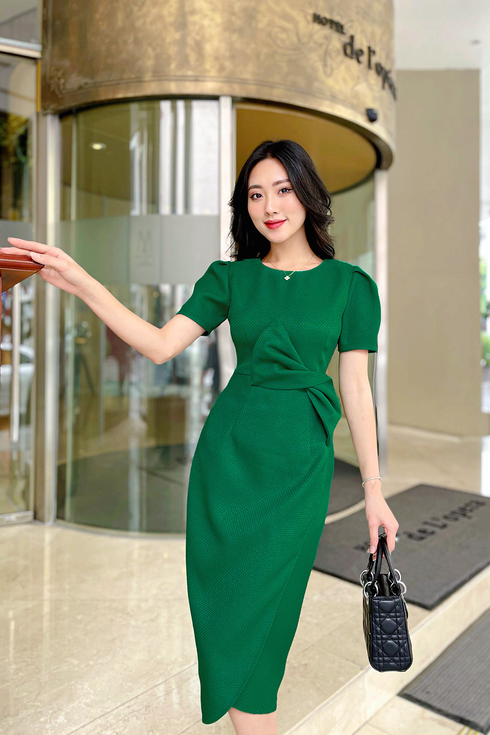 Đầm ôm dự tiệc tùng đắp chéo eo đính nơ